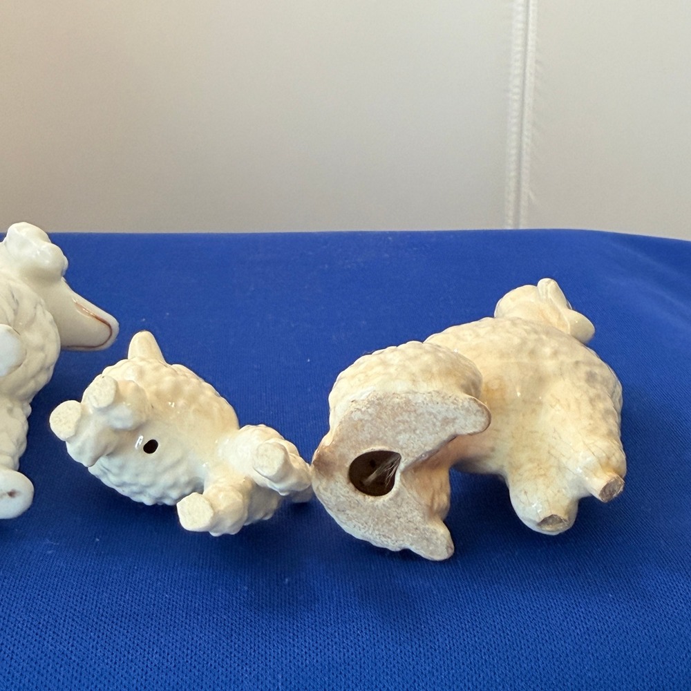 Vintage Ceramic Poodle Figurines Set of 4 Mid Century Spaghetti Blue White Dogs - Picture 14 of 16